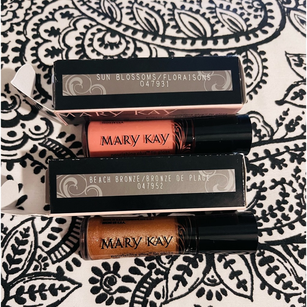 Mary Kay Nourishine Plus Lip Gloss
Duo: Sun Blossoms & Beach Bronze - Picture 1 of 3